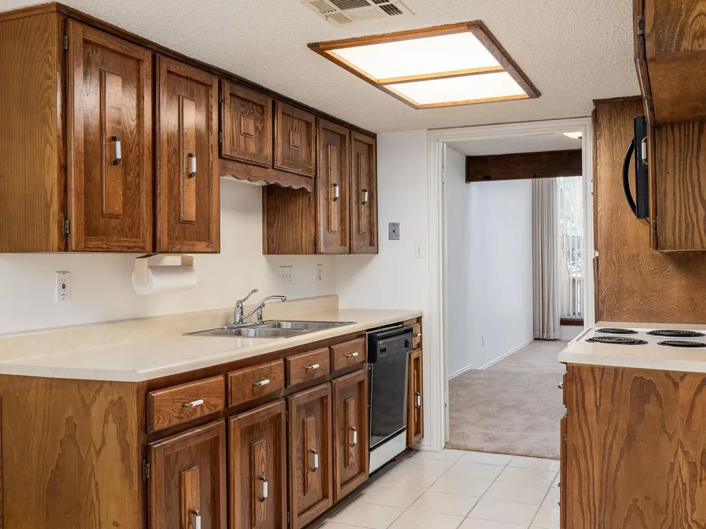 8216 Summer Side Drive Austin TX 78759