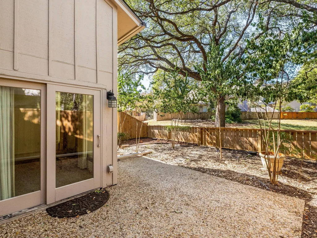 8216 Summer Side Drive Austin TX 78759