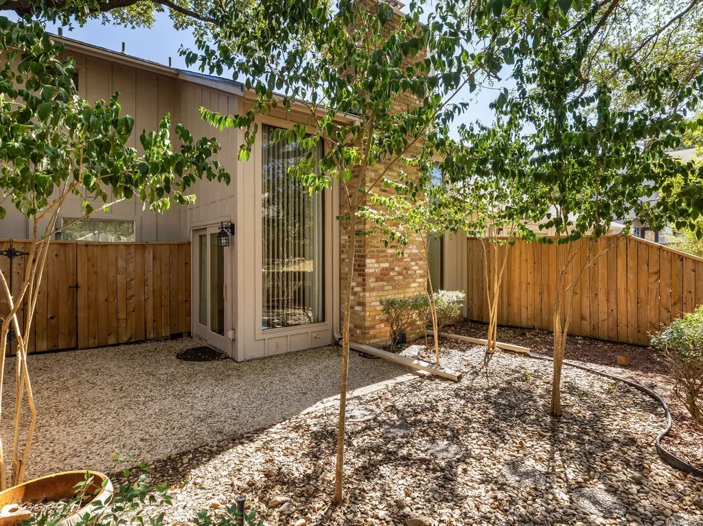 8216 Summer Side Drive Austin TX 78759