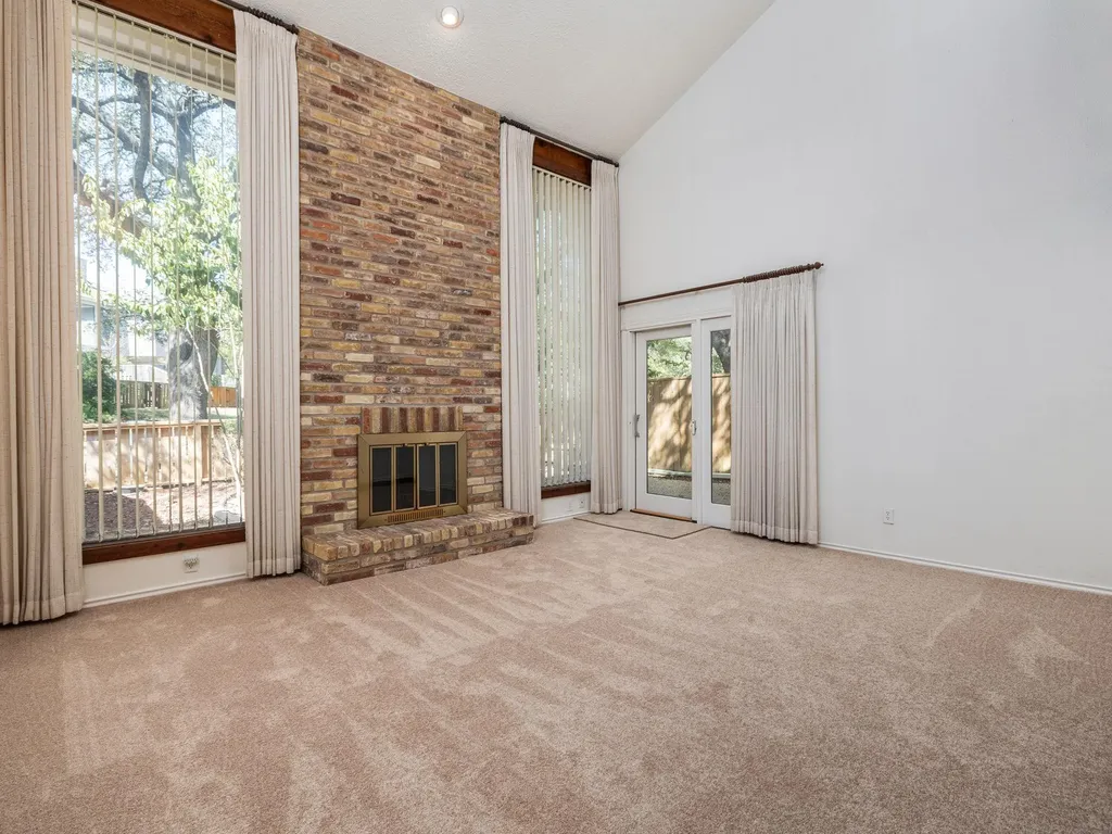 8216 Summer Side Drive Austin TX 78759