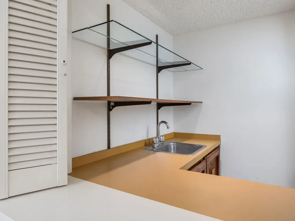 8216 Summer Side Drive Austin TX 78759