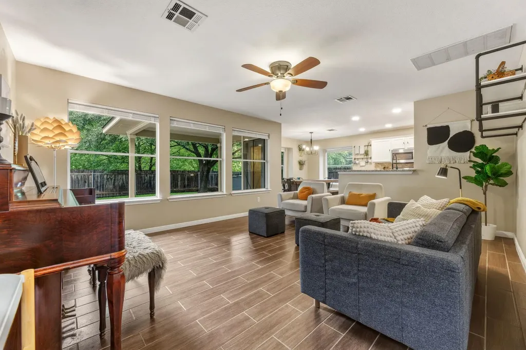1888 Wallin Loop Round Rock TX 78664