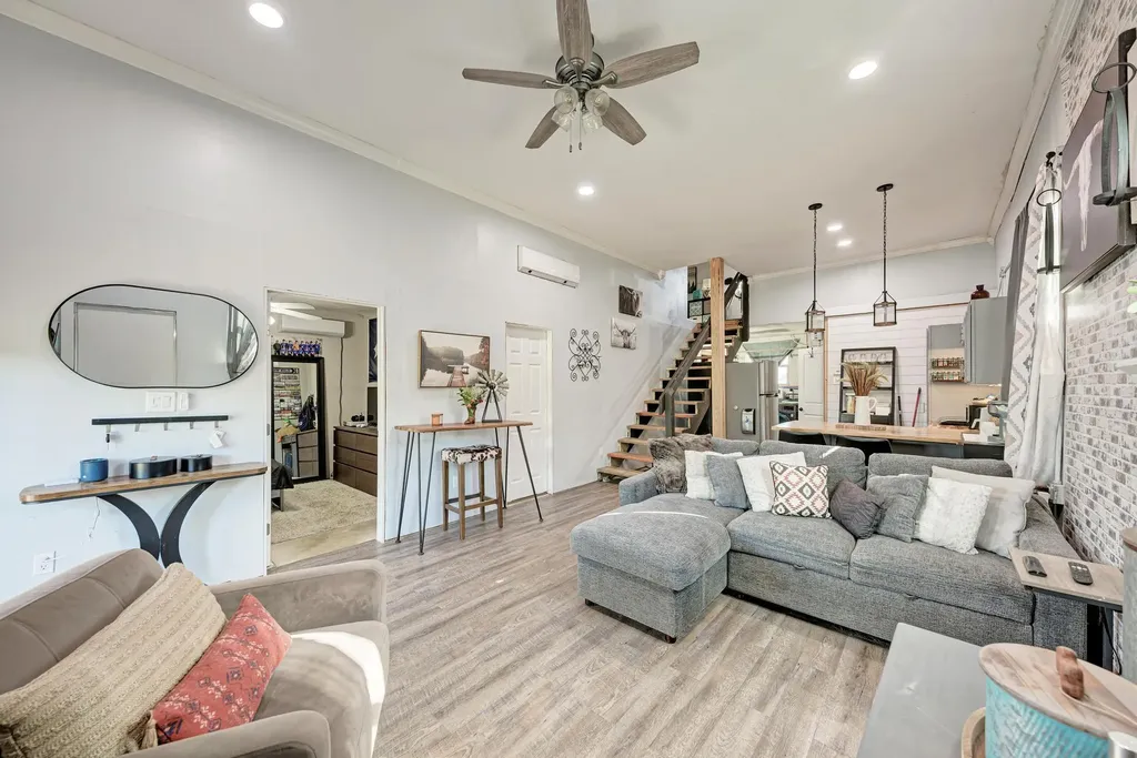 114 La Cascada Pass Elgin TX 78621