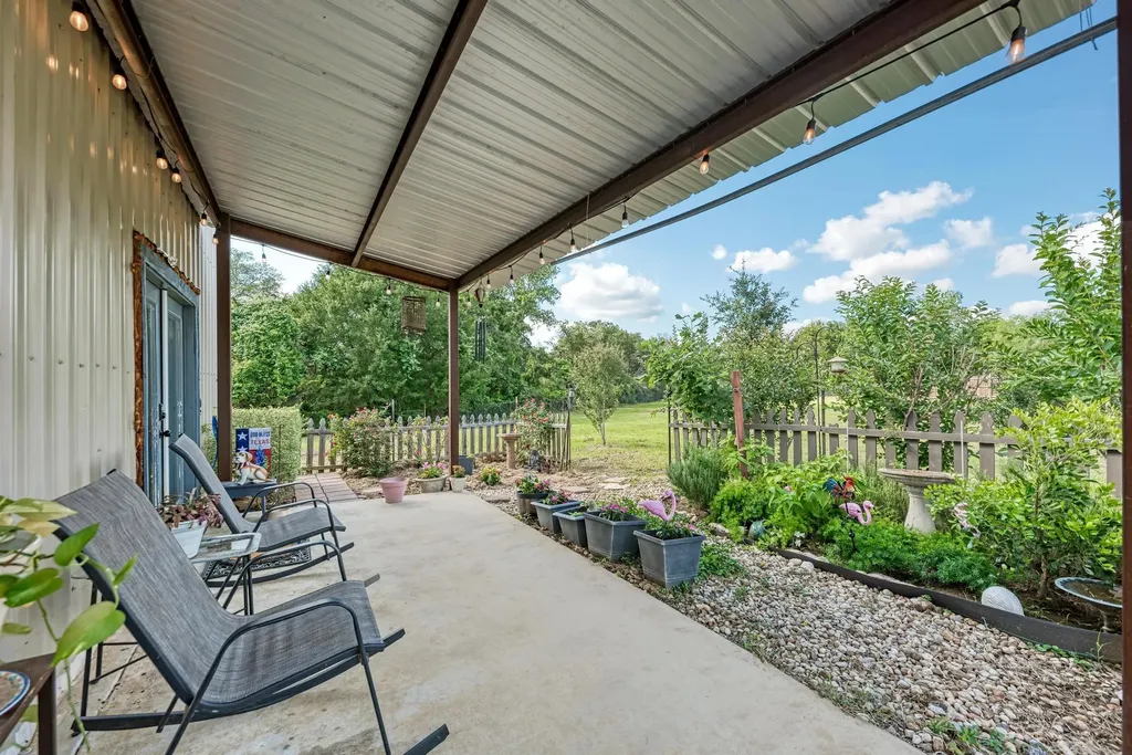 114 La Cascada Pass Elgin TX 78621