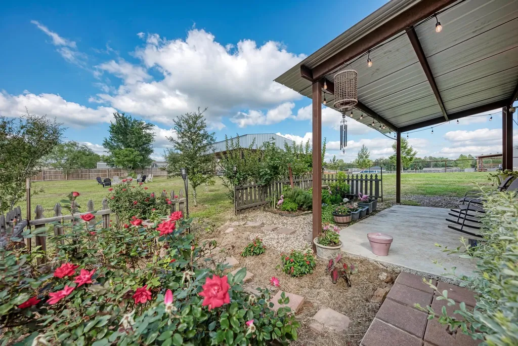114 La Cascada Pass Elgin TX 78621