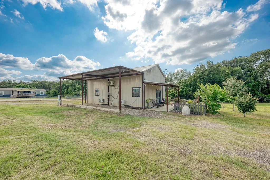 114 La Cascada Pass Elgin TX 78621