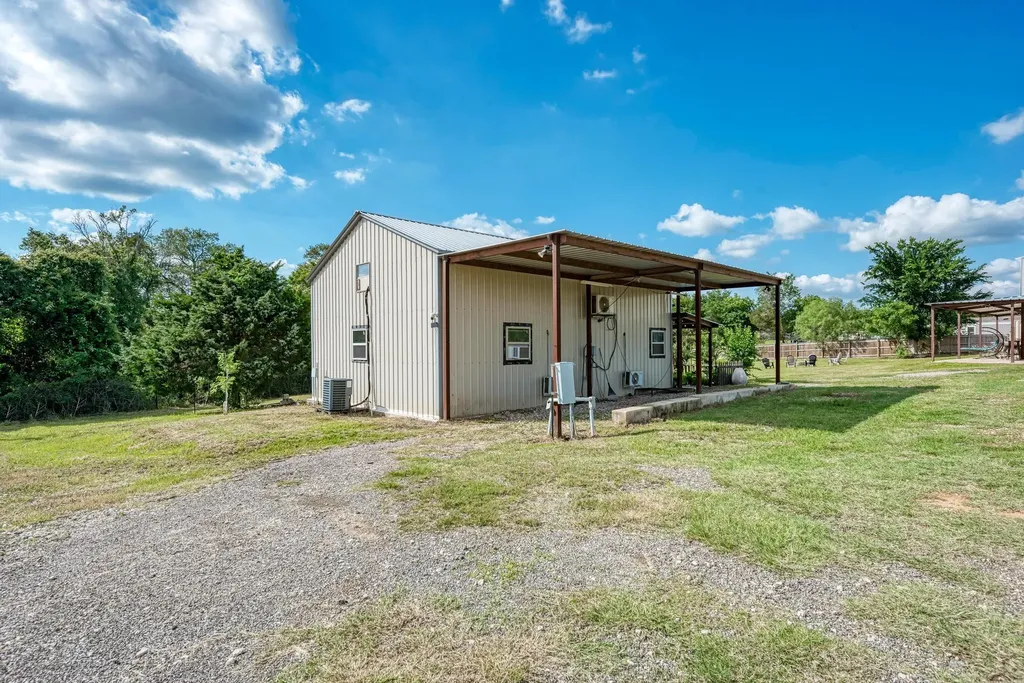 114 La Cascada Pass Elgin TX 78621