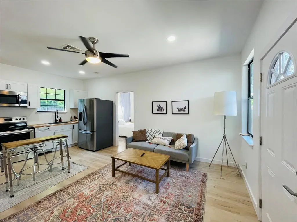 1403 Newfield Lane Austin TX 78703