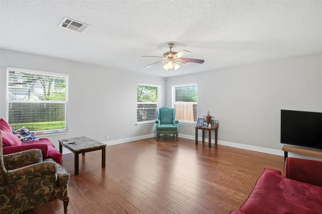 2106 Logan Drive Round Rock TX 78664