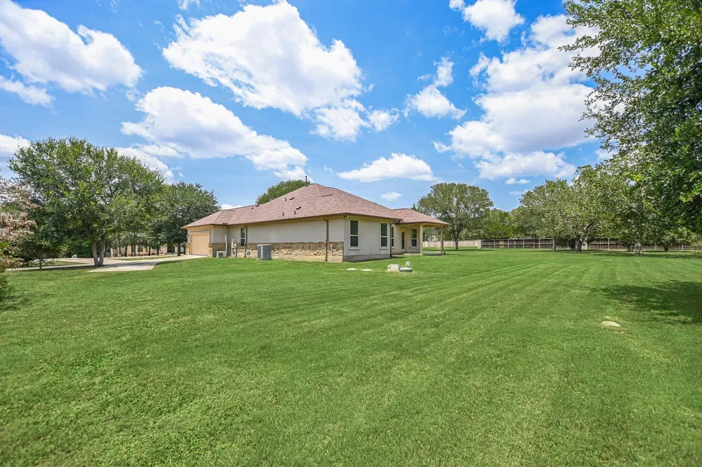 107 Valley View Drive Bastrop TX 78602