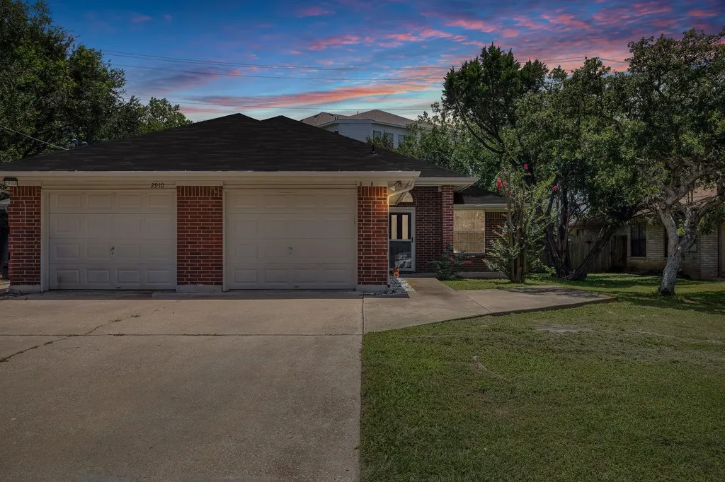 2910 Whisper Oaks Lane Georgetown TX 78628