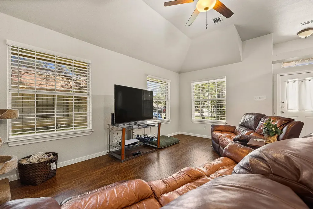 2910 Whisper Oaks Lane Georgetown TX 78628
