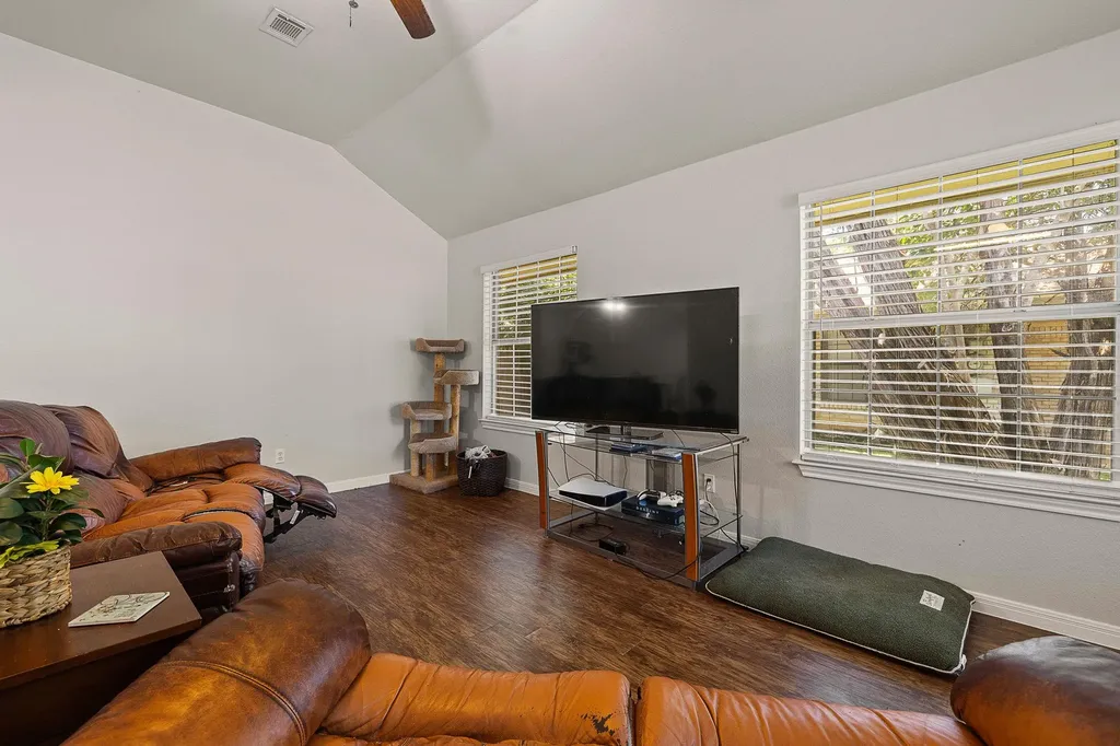 2910 Whisper Oaks Lane Georgetown TX 78628