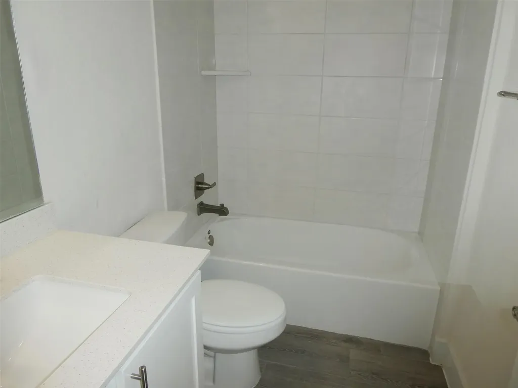 8201 Greyhawk Cove Austin TX 78744