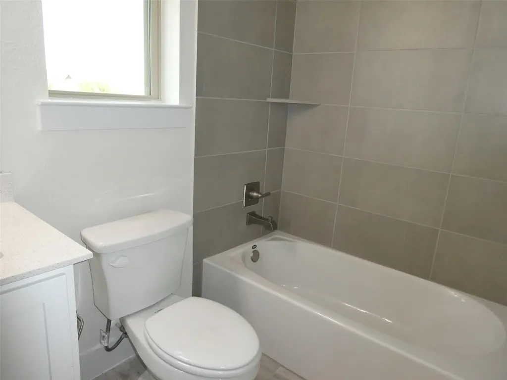 8201 Greyhawk Cove Austin TX 78744