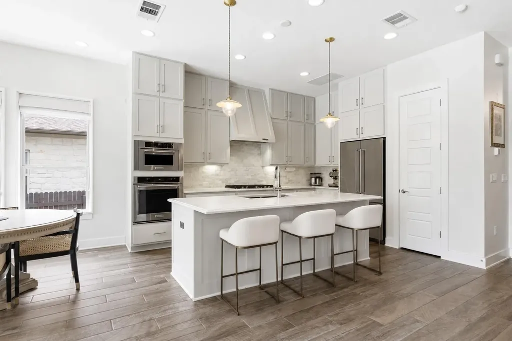 6909 Agrigento Drive Austin TX 78739