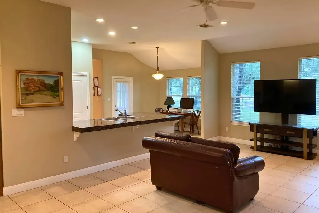 117 Keswick Drive Spicewood TX 78669