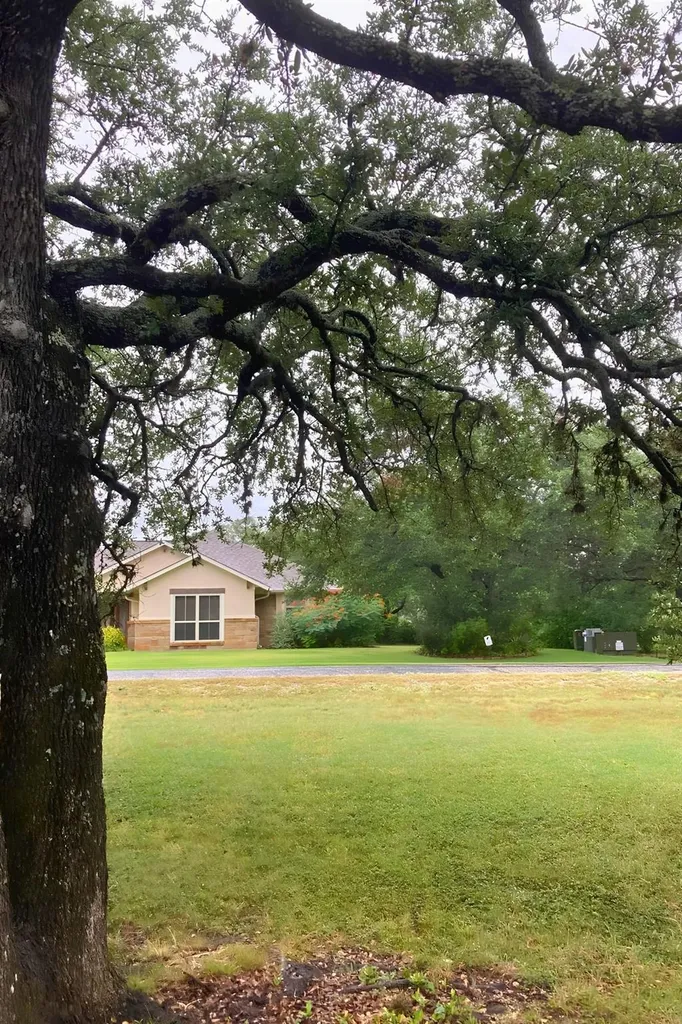 117 Keswick Drive Spicewood TX 78669