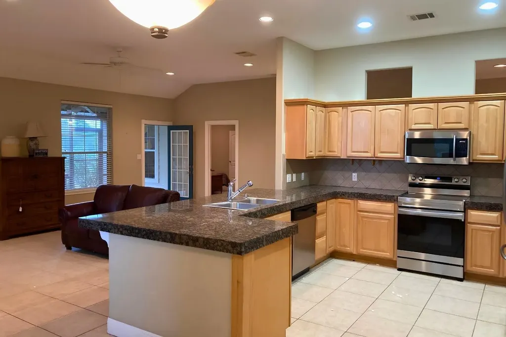 117 Keswick Drive Spicewood TX 78669