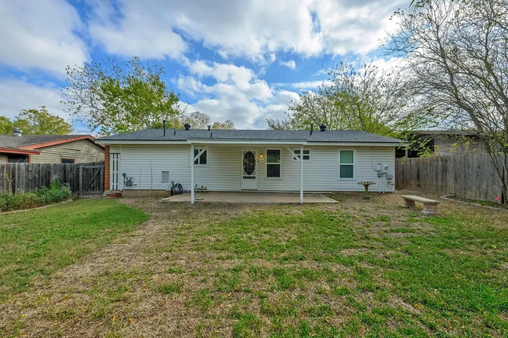 5704 Cedardale Drive Austin TX 78745