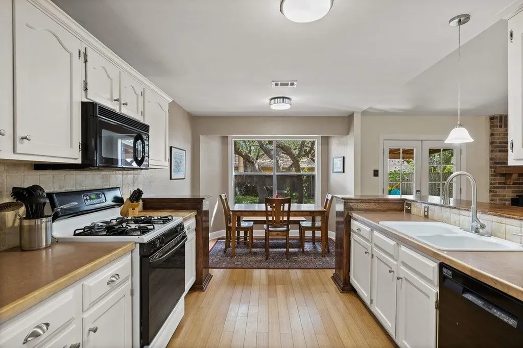 4526 Langtry Lane Austin TX 78749