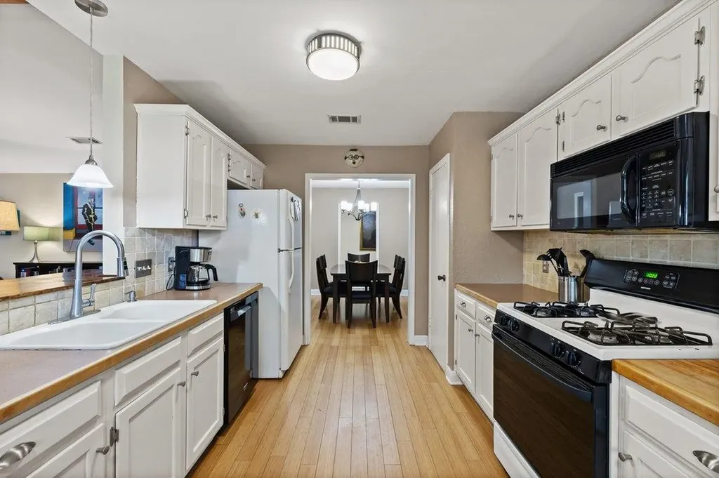 4526 Langtry Lane Austin TX 78749
