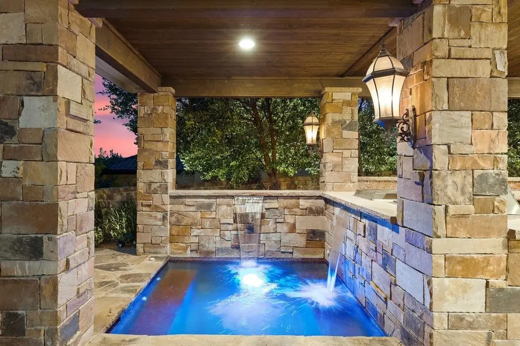 109 Largo Cove Austin TX 78734