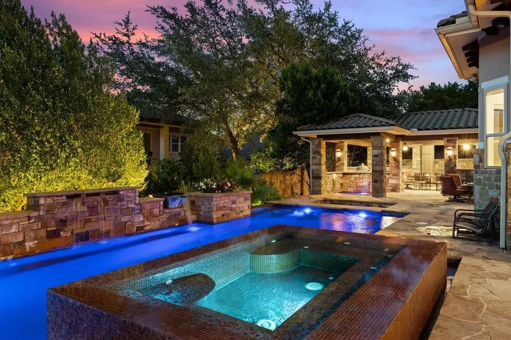 109 Largo Cove Austin TX 78734