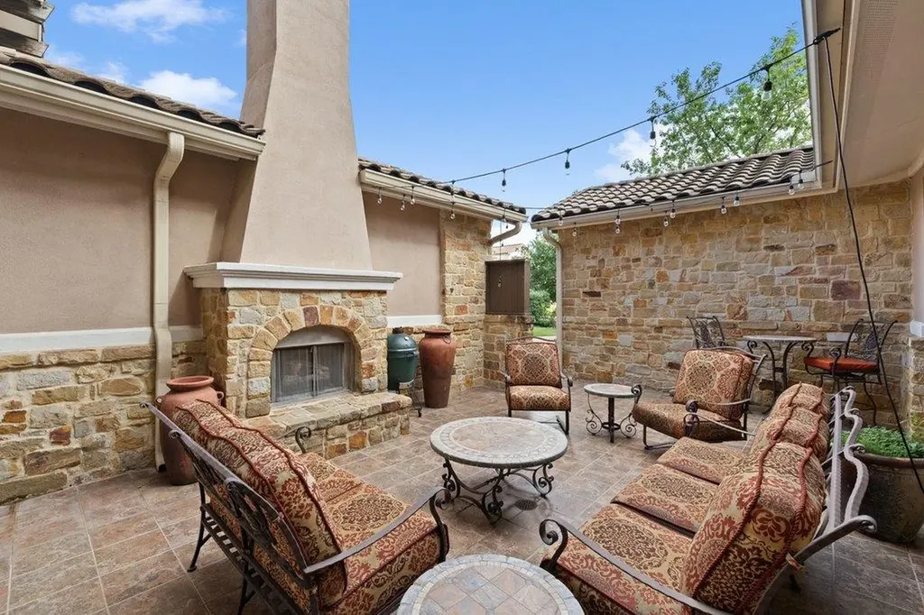 109 Largo Cove Austin TX 78734