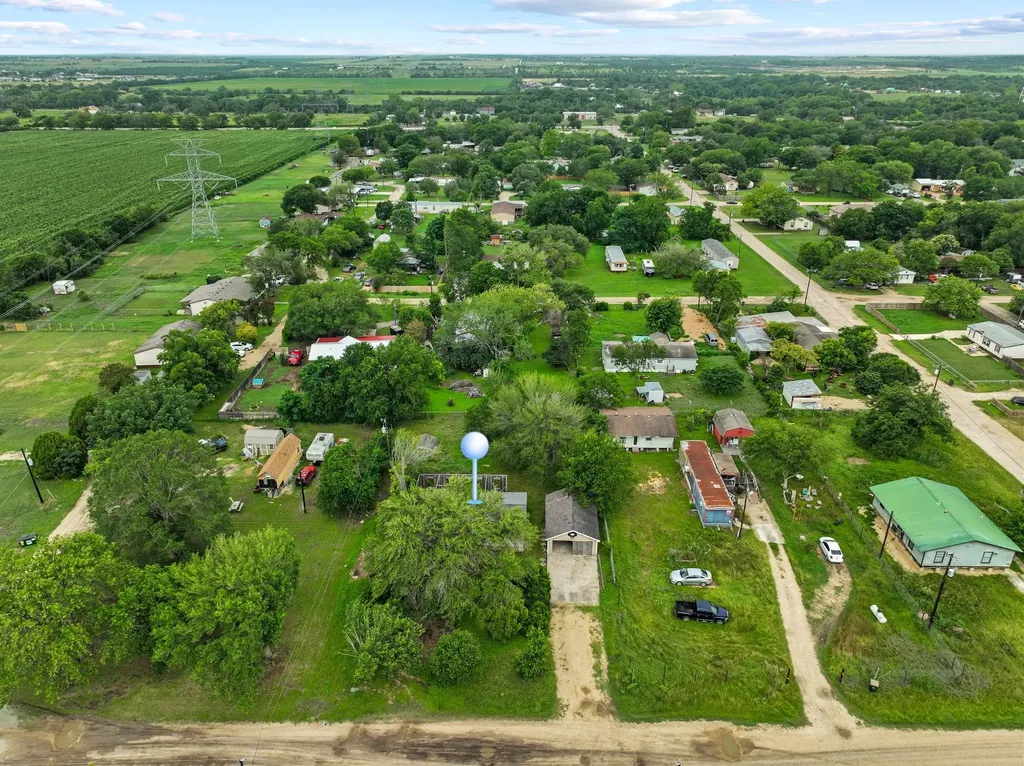 205 Skycrest Drive Martindale TX 78655