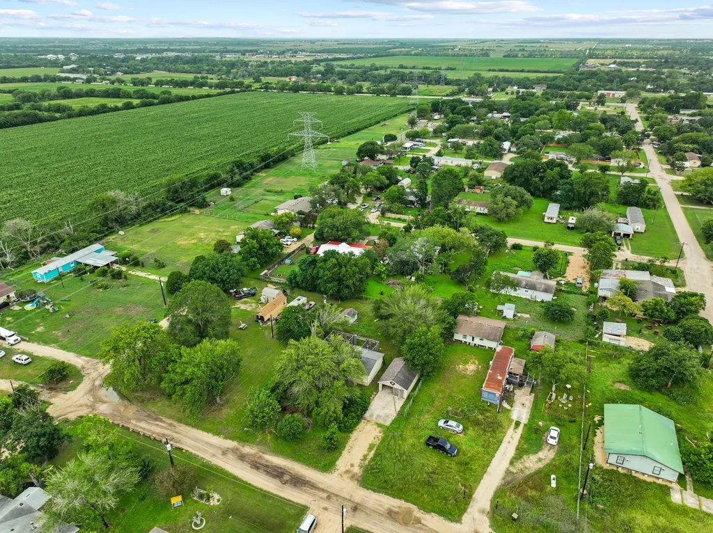 205 Skycrest Drive Martindale TX 78655