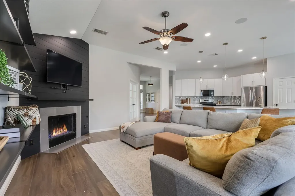 800 Portchester Castle Path Pflugerville TX 78660
