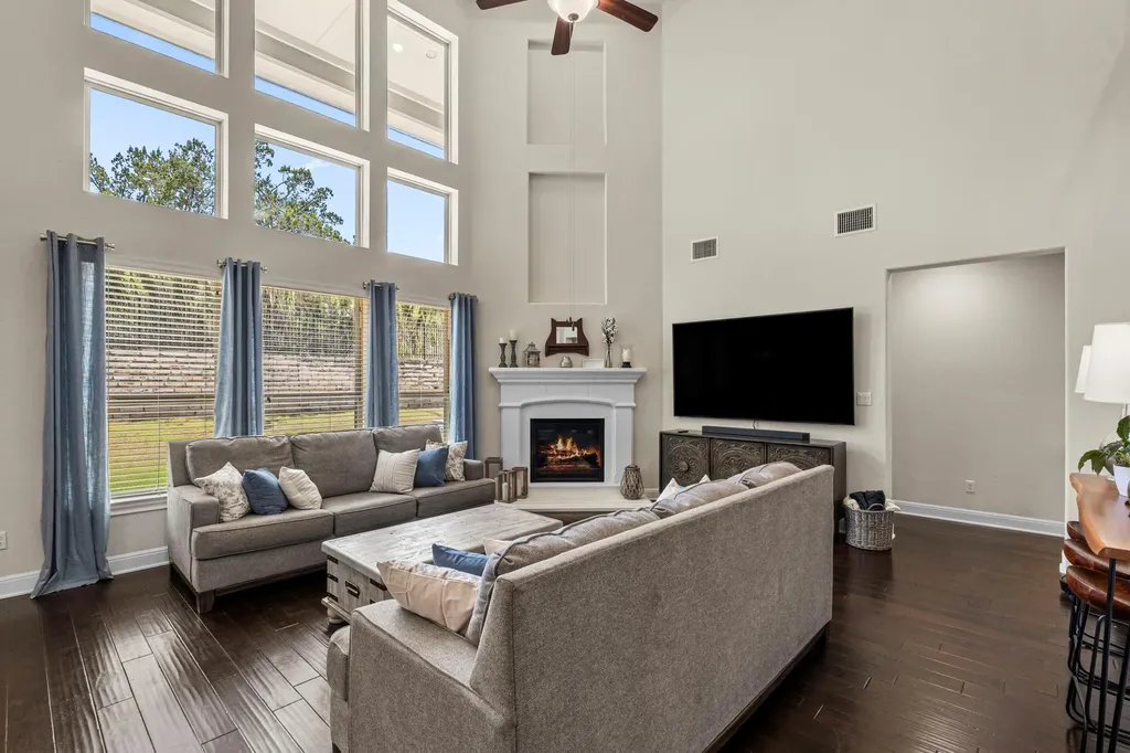 235 Senna Drive Dripping Springs TX 78620