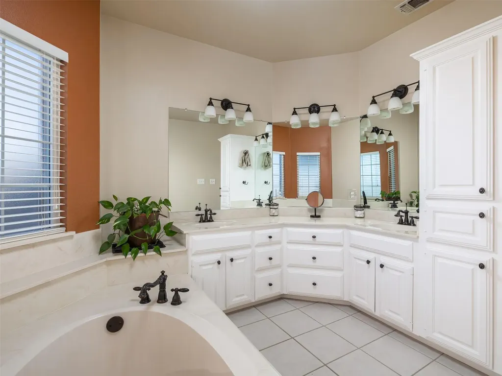 651 County Road 497 Taylor TX 76574