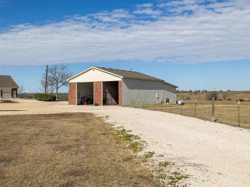 651 County Road 497 Taylor TX 76574