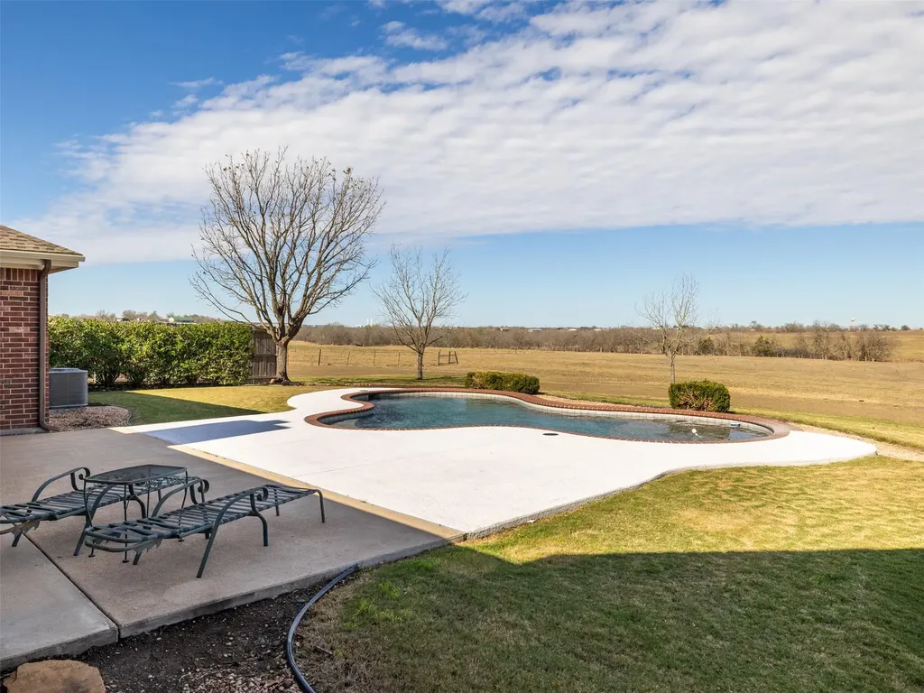 651 County Road 497 Taylor TX 76574
