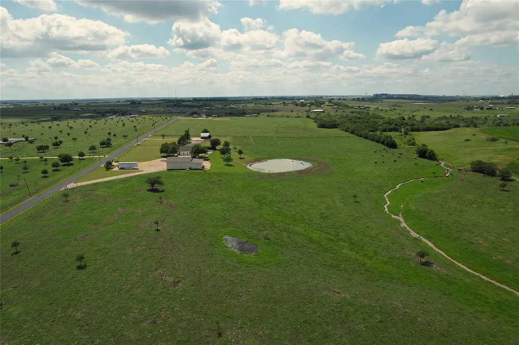 651 County Road 497 Taylor TX 76574
