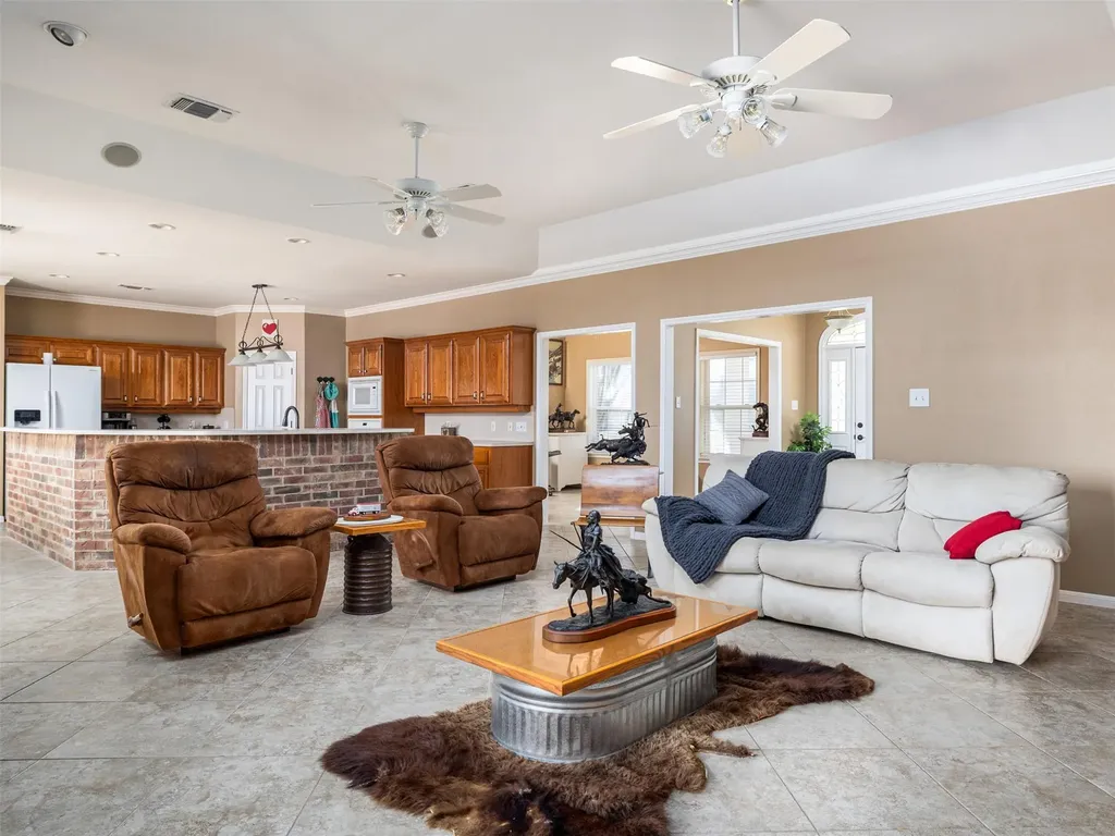 651 County Road 497 Taylor TX 76574