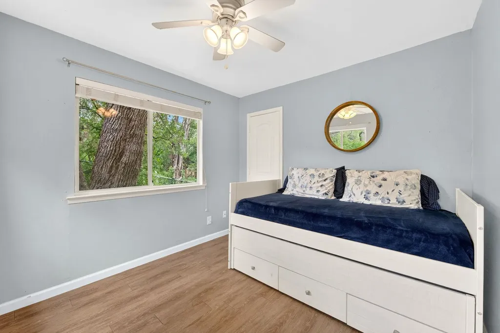 1016 Windy Shores Loop Spicewood TX 78669