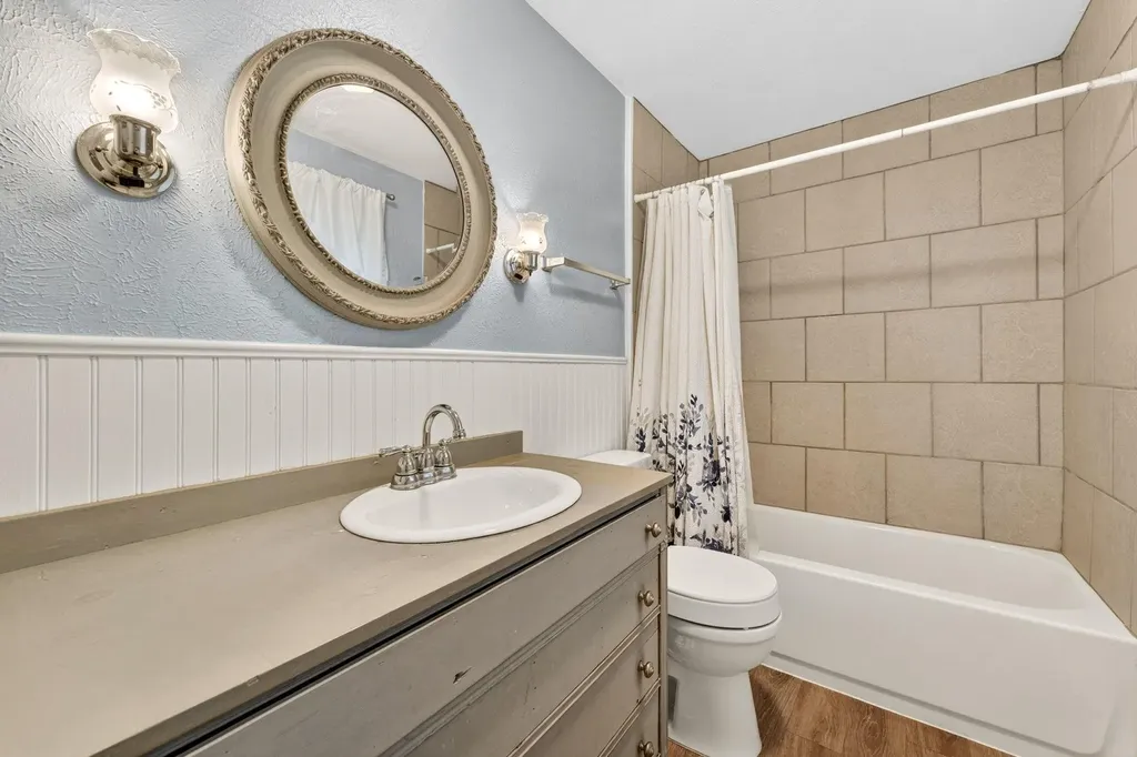 1016 Windy Shores Loop Spicewood TX 78669