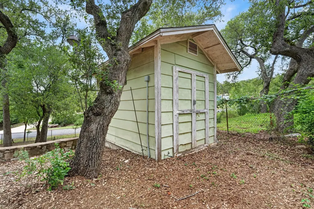 1016 Windy Shores Loop Spicewood TX 78669