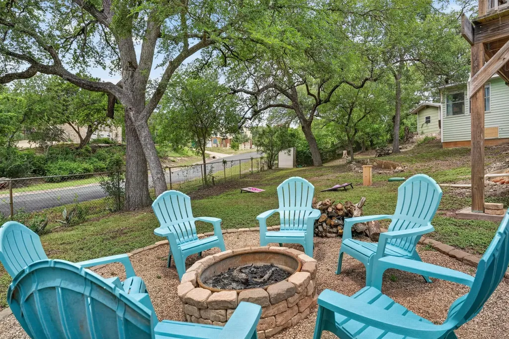 1016 Windy Shores Loop Spicewood TX 78669