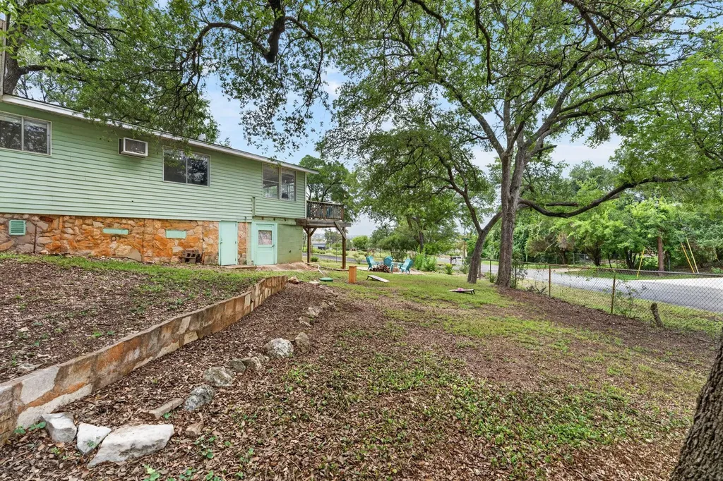 1016 Windy Shores Loop Spicewood TX 78669