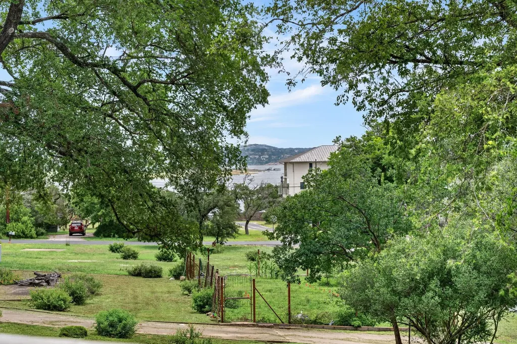 1016 Windy Shores Loop Spicewood TX 78669