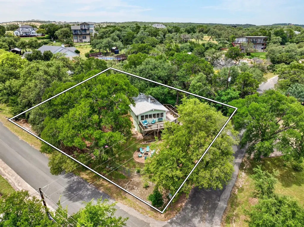 1016 Windy Shores Loop Spicewood TX 78669