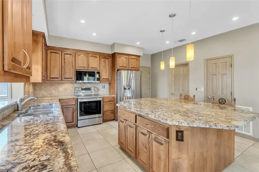 624 Hi Stirrup Horseshoe Bay TX 78657