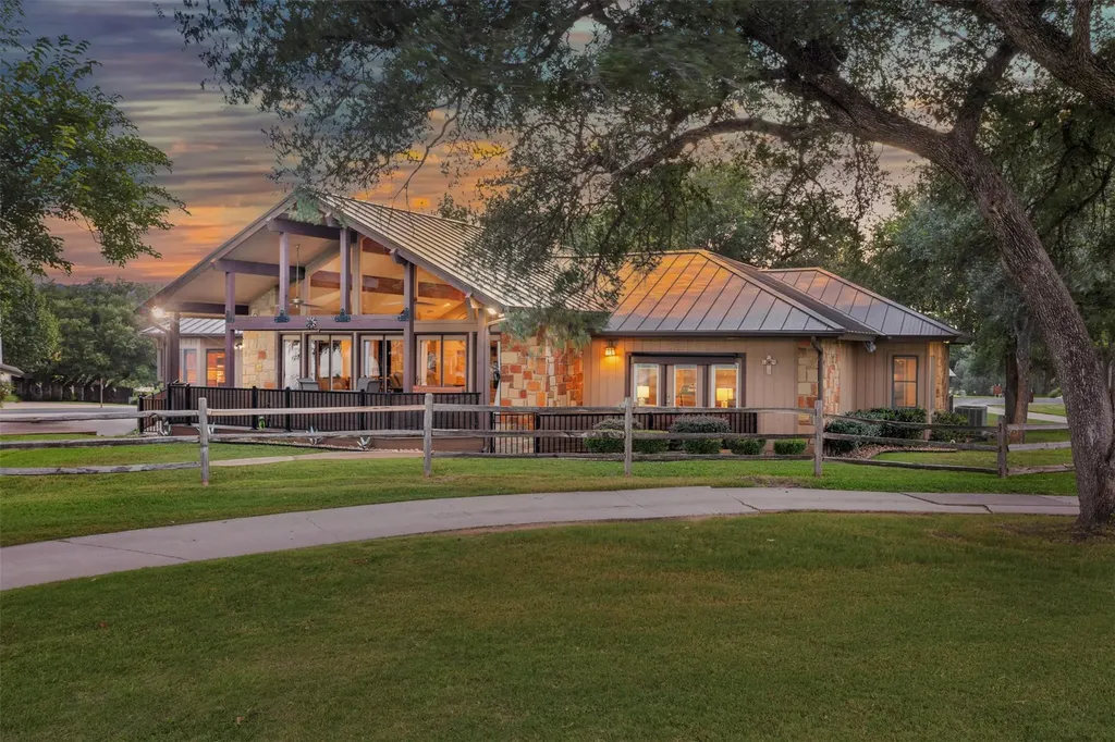 624 Hi Stirrup Horseshoe Bay TX 78657