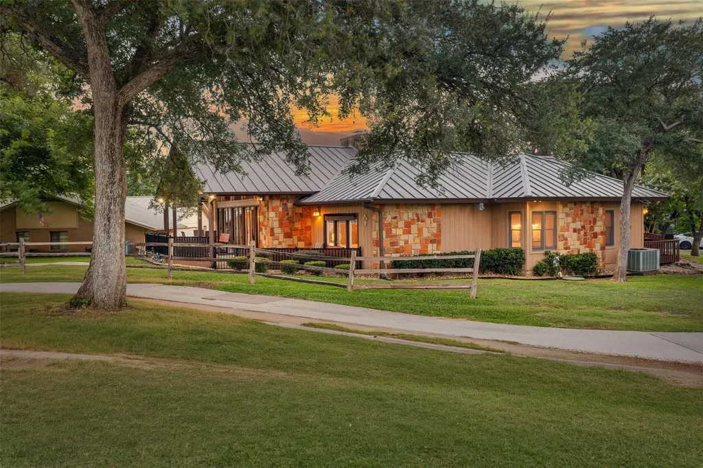 624 Hi Stirrup Horseshoe Bay TX 78657
