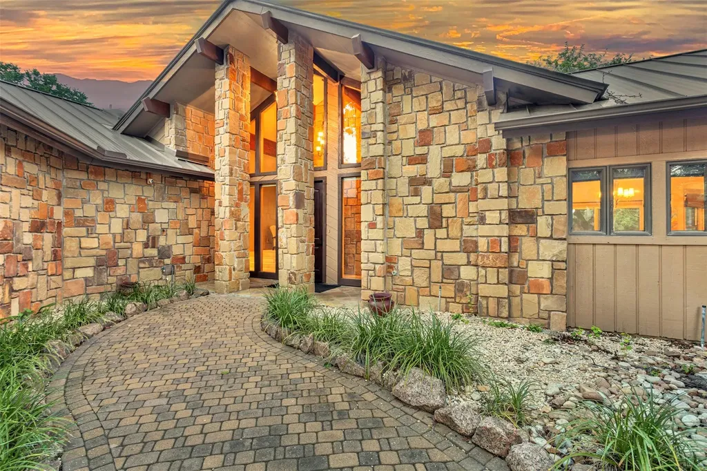 624 Hi Stirrup Horseshoe Bay TX 78657