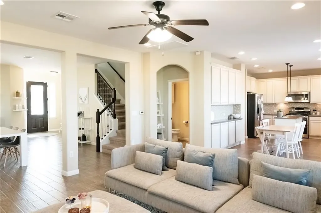 11504 Reading Way Austin TX 78717